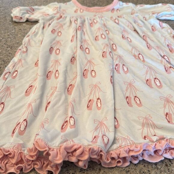 KICKEE PANTS Bamboo Classic Short Sleeve Swing Dress- Fresh Air Ballet - Picture 3 of 8